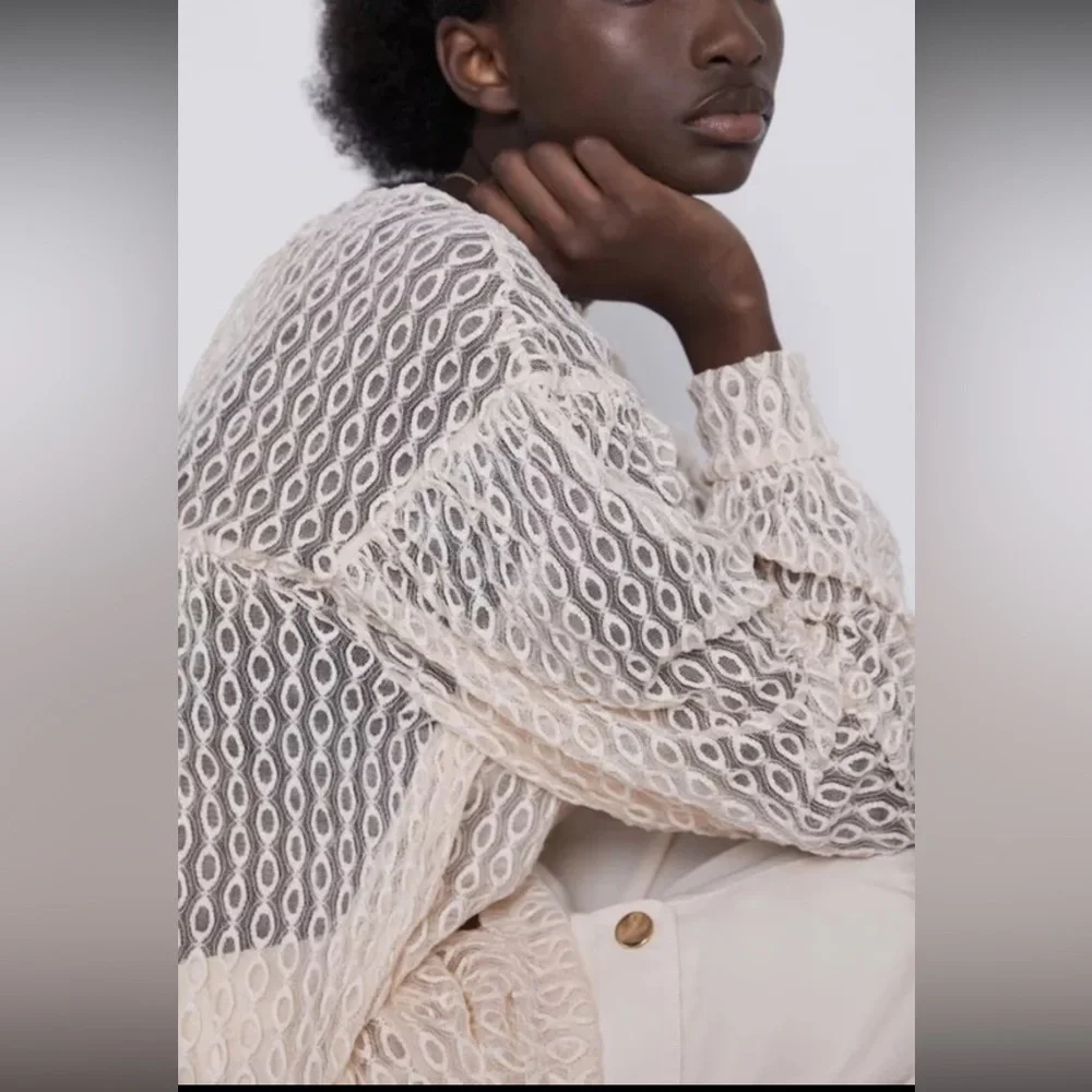 Zara Embroidered Sheer Oversized Tulle Lace Cream Top Womens size Small